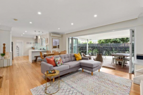 4-Bed Coastal Family Vacation Haven with Garden, Sydney